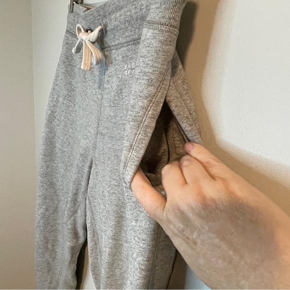 GAP Heather Grey Sweatpants with Pockets M - Picture 4 of 6